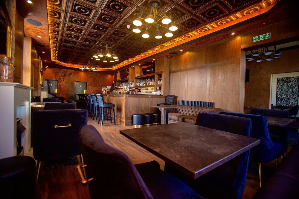 Фото The Hadley Hotel