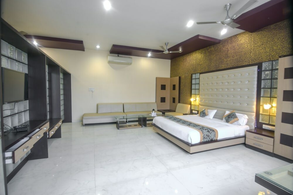 Фото Hotel Vishnu Villas