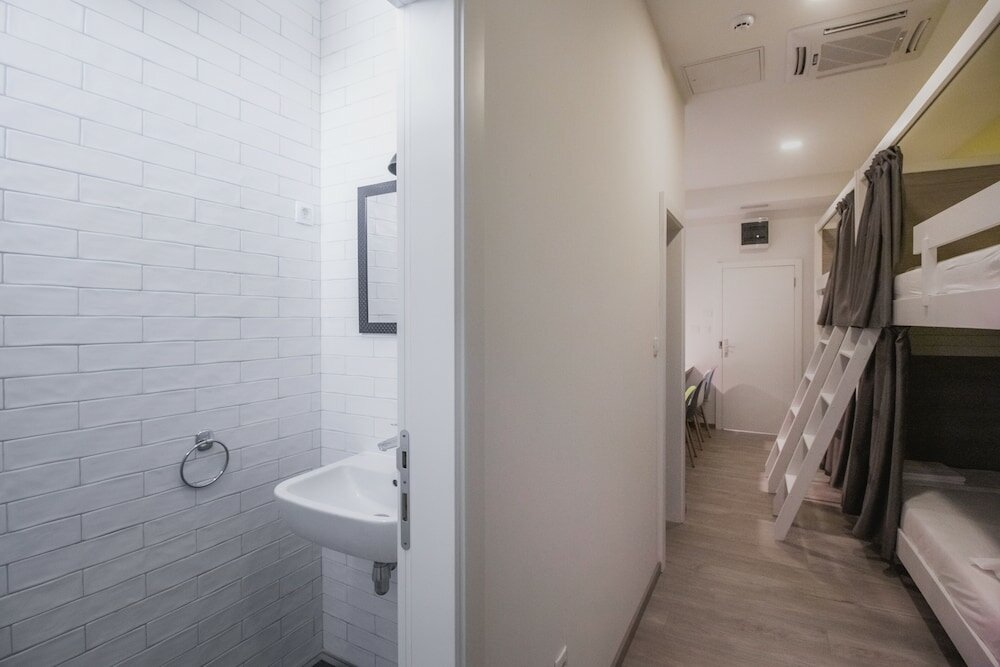 Фото Dandelion boutique hostel