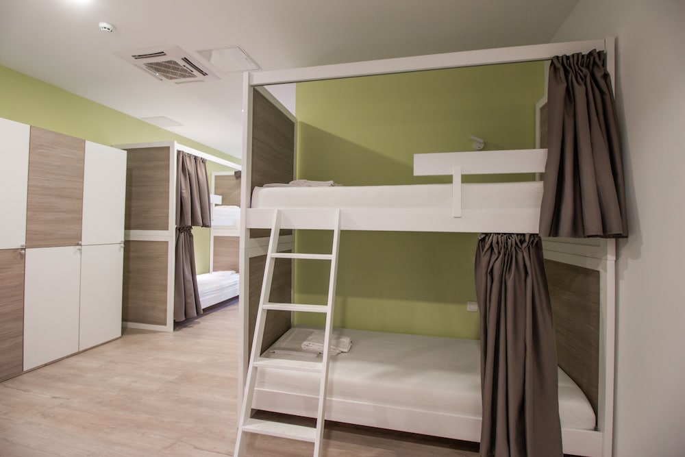 Фото Dandelion boutique hostel