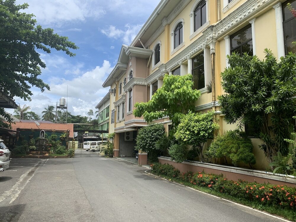 Фото отеля 2