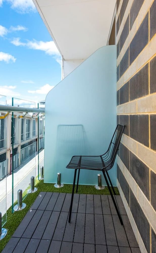 Фото Contemporary Room, Roof Terrace, Stay in the City