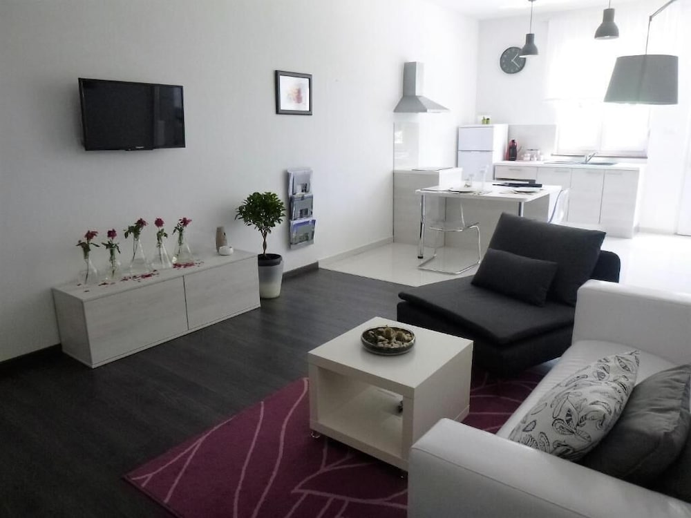 Фото Luxury Apartments Gold and Grey