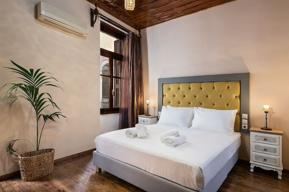 Фото Old Town Suites