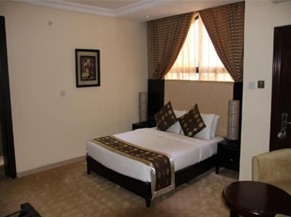 Фото Stonehedge Hotels