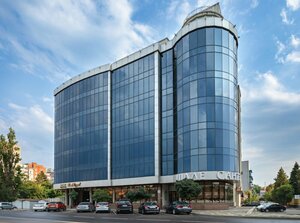 Hampton by Hilton