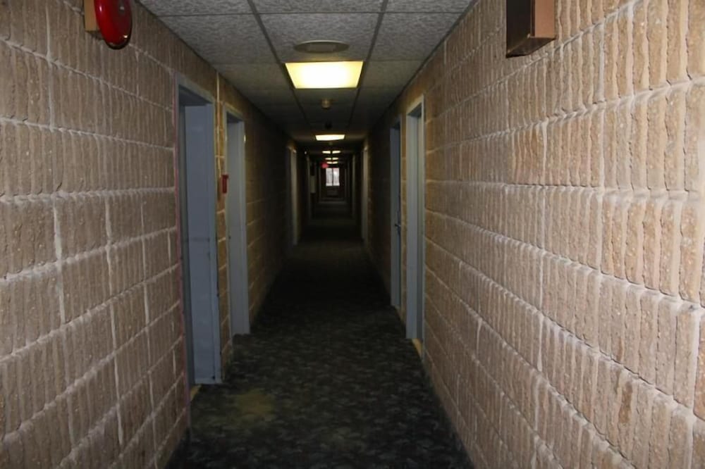 Фото Travelodge by Wyndham Avenel Woodbridge