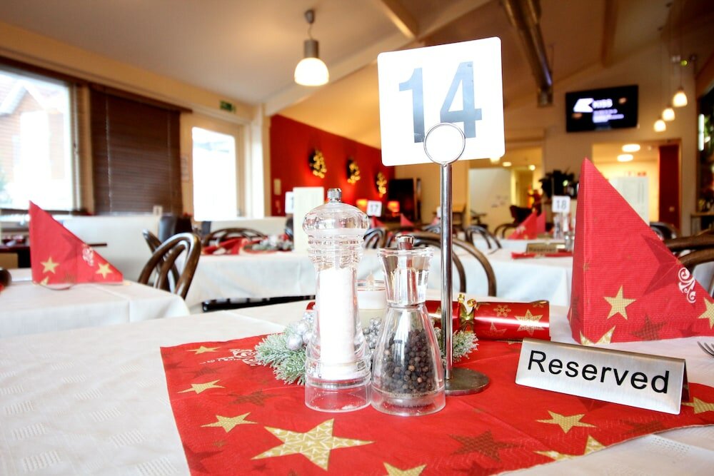 Фото Wookey Hole Hotel