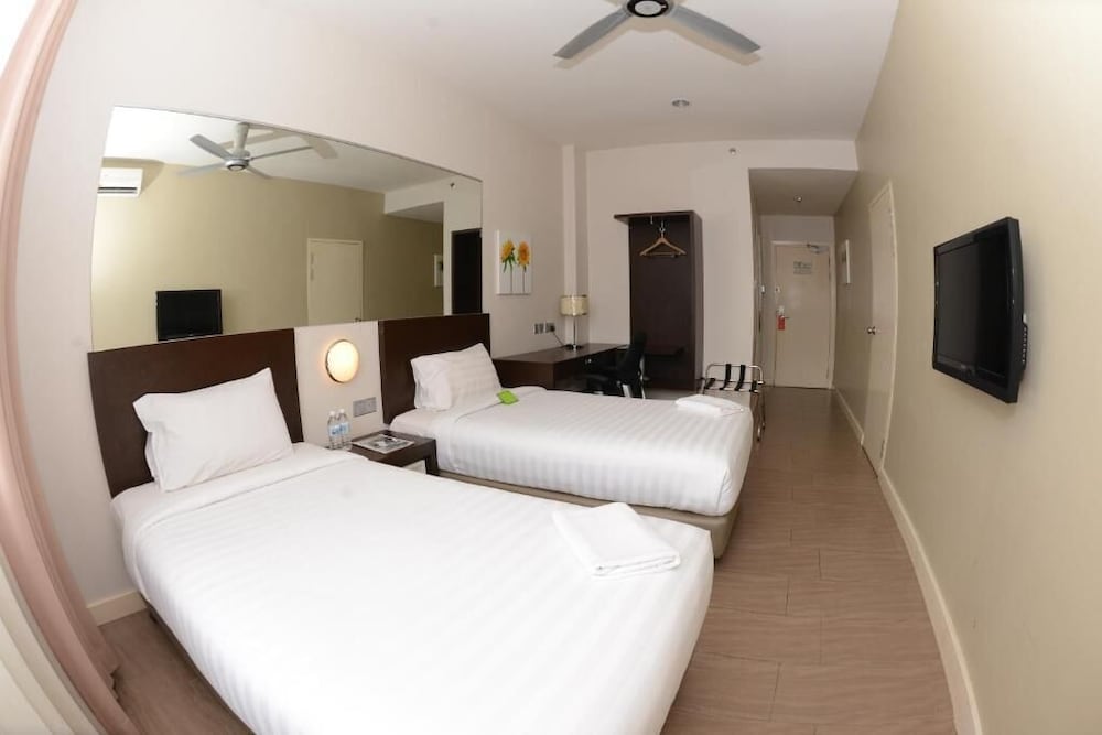 Фото 101 Hotel Bintulu