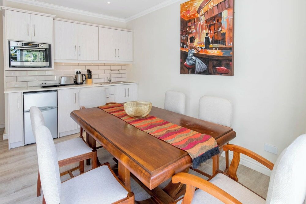 Фото Montagu Country Hotel