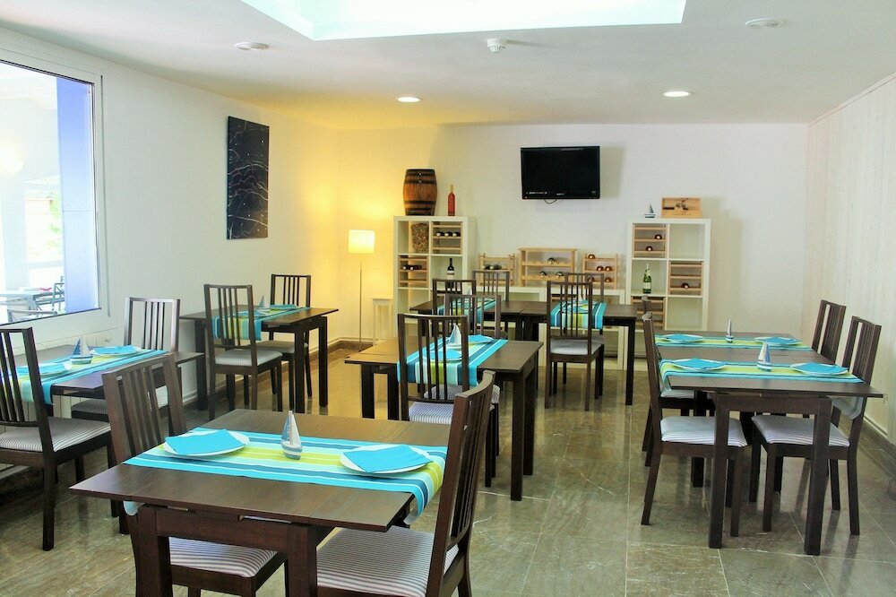 Фото Hotel La Caleta de Tamariu