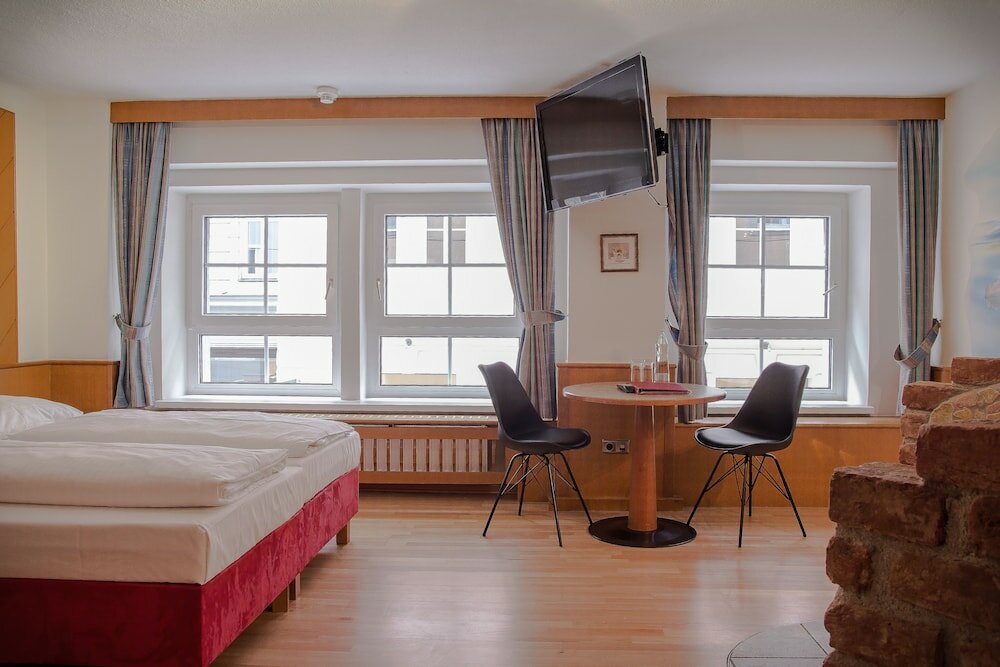 Фото Hotel Schwarzer Bär