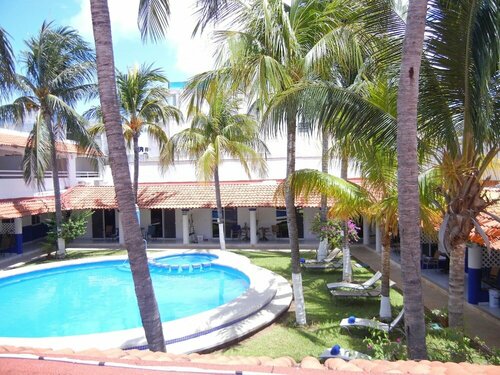 Гостиница Hotel Plaza Almendros в Исла-Мухерес