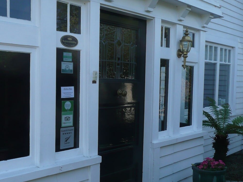 Фото Kershaw House Boutique Accommodation