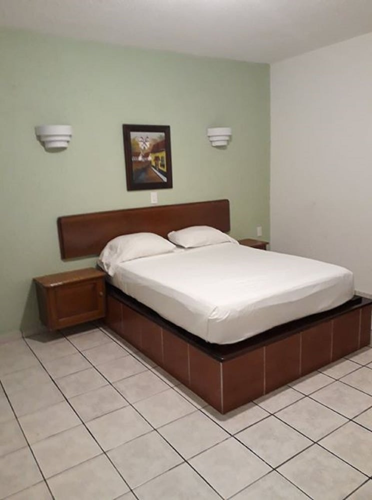 Фото Hotel Revolucion