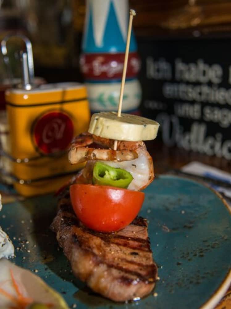 Фото Löwenbräu Köln Hotel & Restaurant