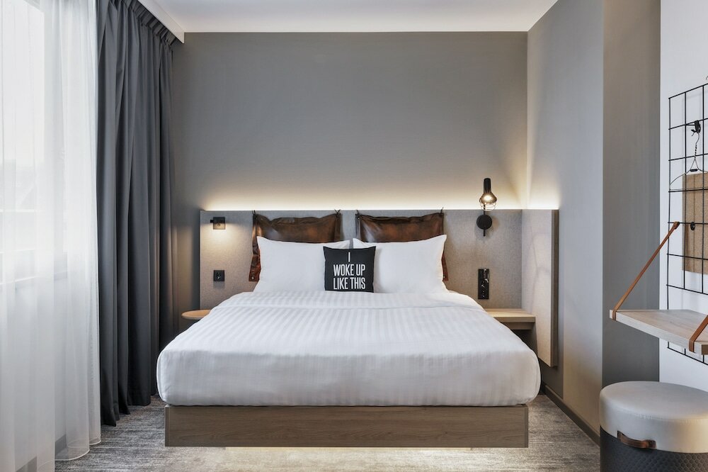 Фото Moxy Hamburg City