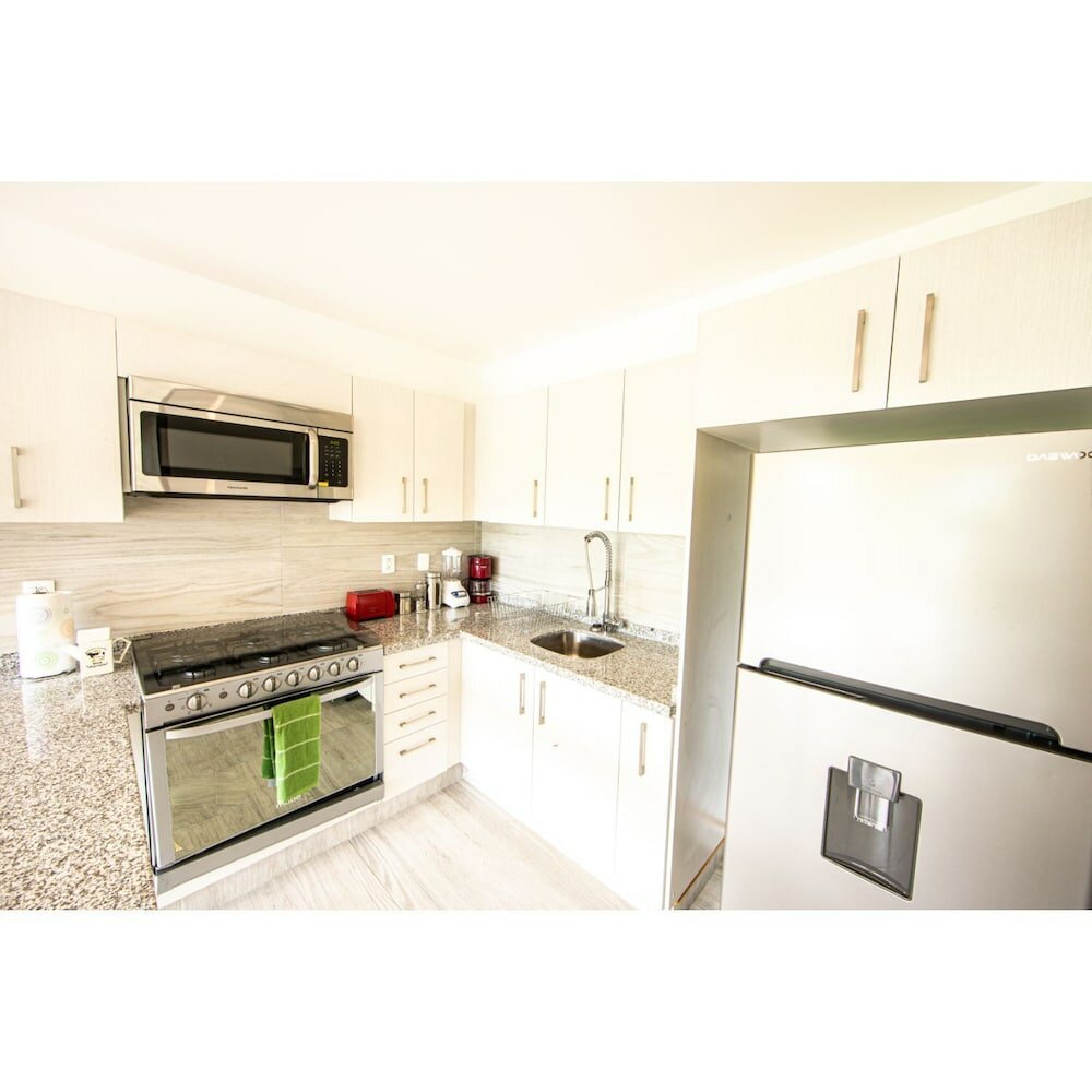 Фото Brand New Park Front Terrace Apartment