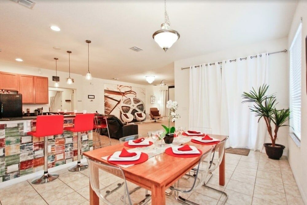 Фото 241 Las Fuentes Drive 6 Bedroom Home