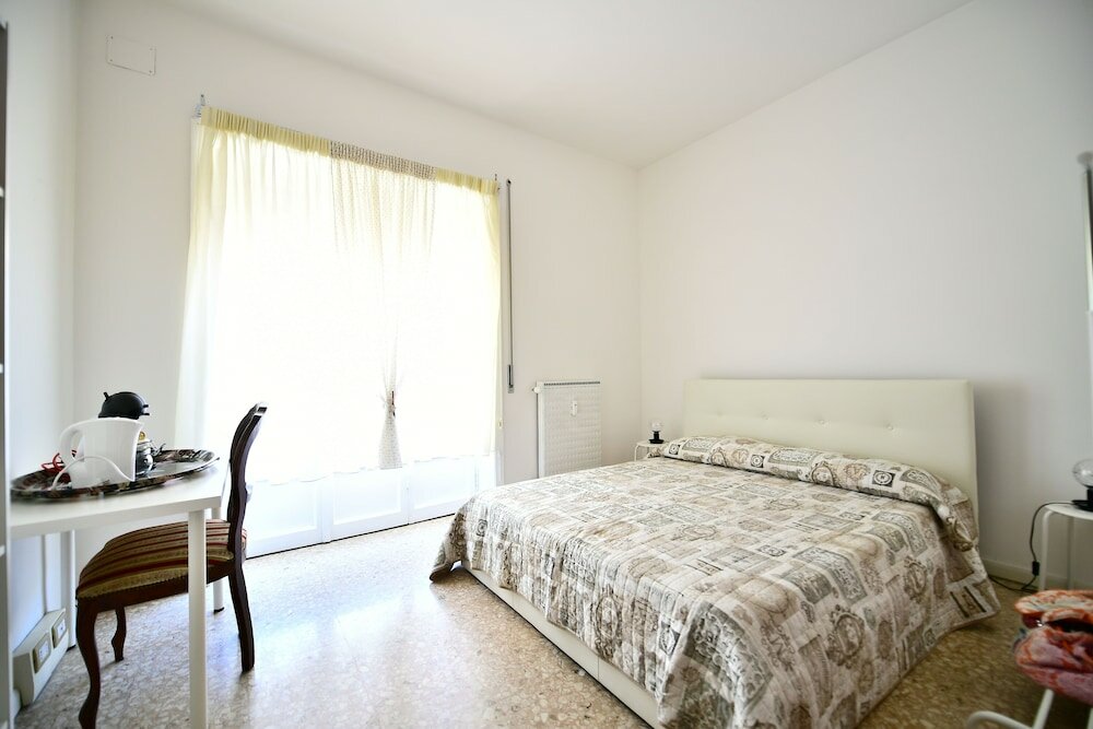 Фото Queen Vatican