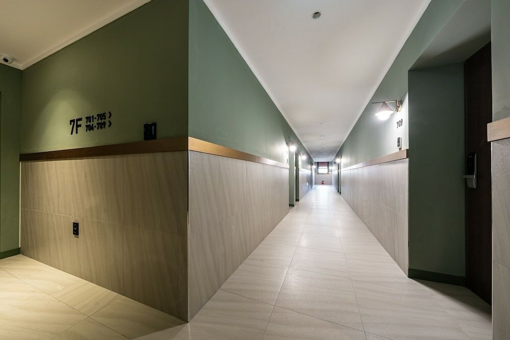 Фото Brown Dot Hotel Suwon