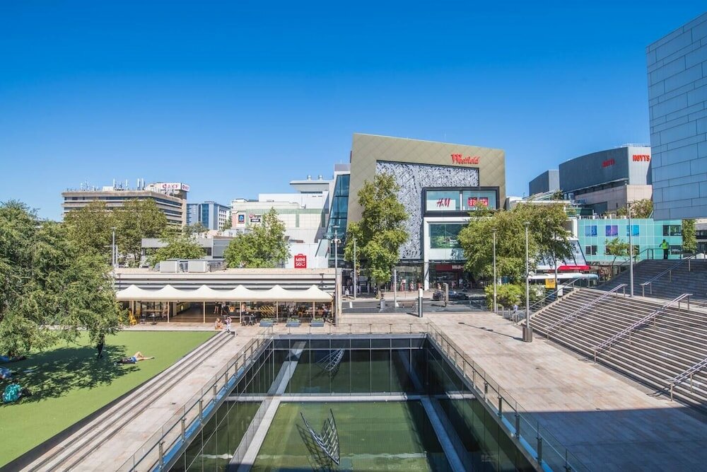 Фото 2bed Apartment! Modern Home for 4 at Chatswood