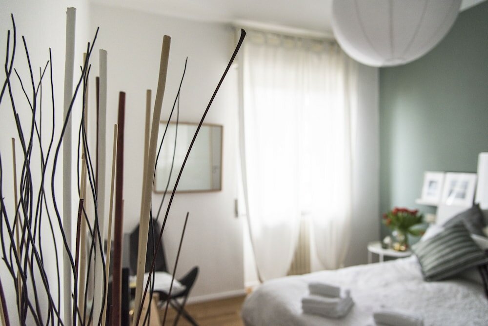 Фото Sweet Flat near Metro Stop