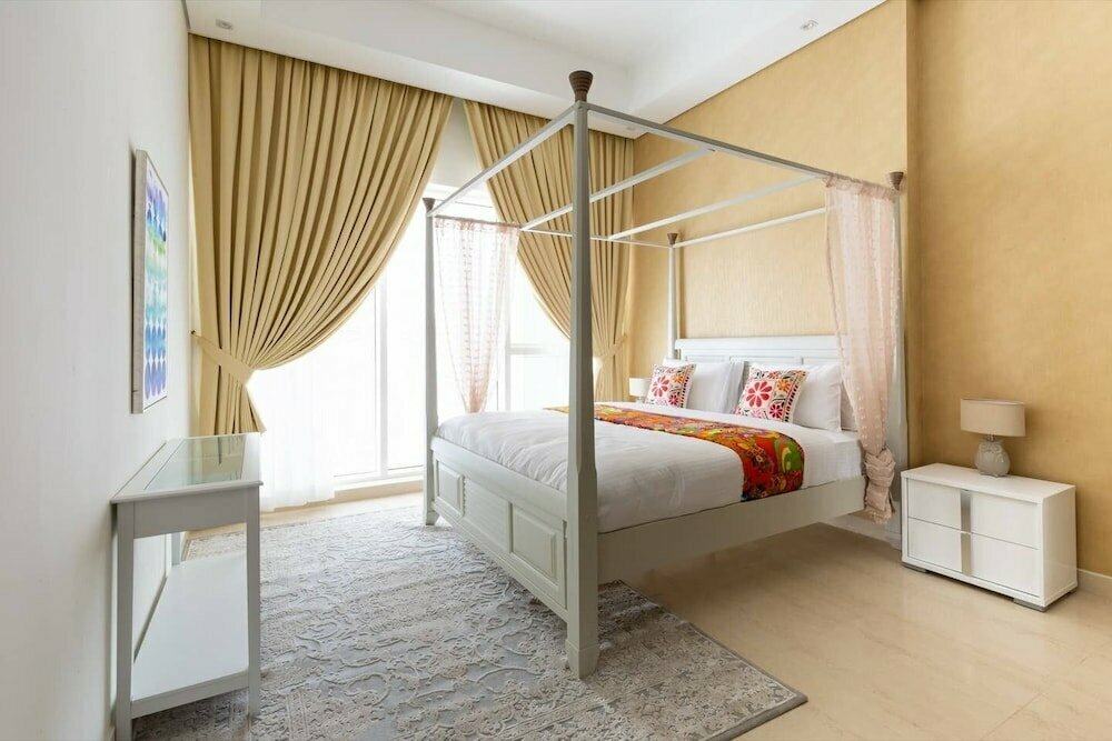 Short-term housing rental Unique Designer-inspired 3br in Downtown Dubai, Dubai, photo