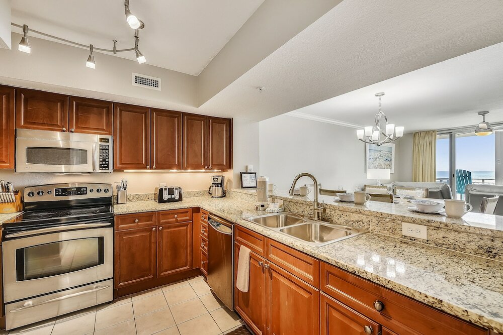 Фото Emerald Beach by Book That Condo