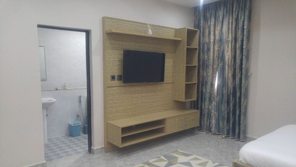 Фото Marshall Hotel Apartments