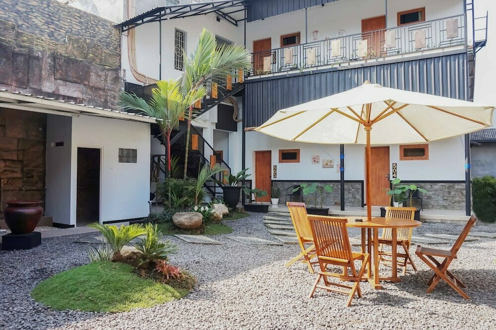 Hotel RedDoorz near Velodrome Malang 2, Malang, photo