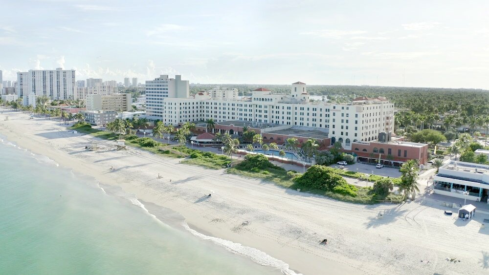 Фото 341 Apt Hollywood Beach