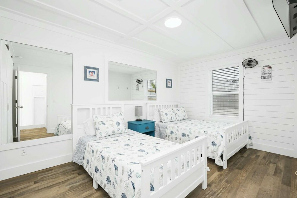 Фото Sunset Escapes B