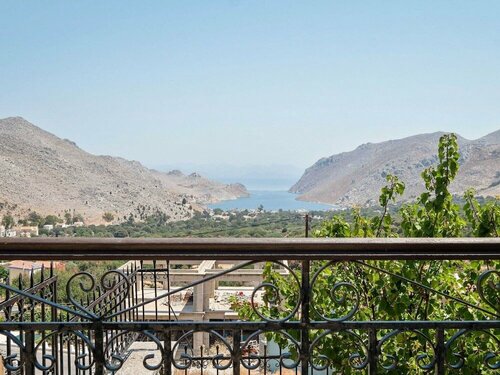 Гостиница Pretty Holiday Home in Symi Island With Balcony в Сими