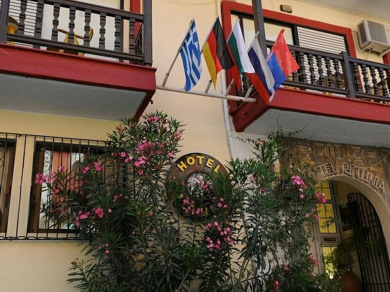 Гостиница Welcome To Hotel, petunia, In Neos-marmaras, xalkidiki, greece, in Para18dise