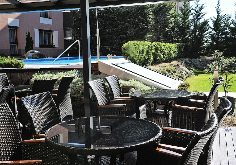 Фото Melrose Apartments 2