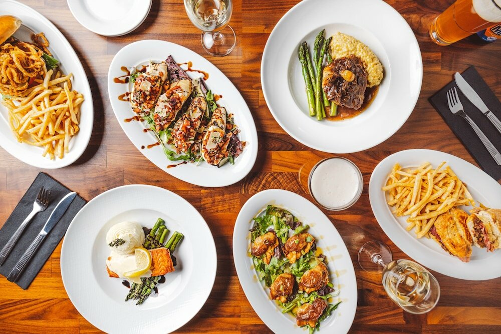 Фото Hilton Garden Inn Milwaukee Downtown