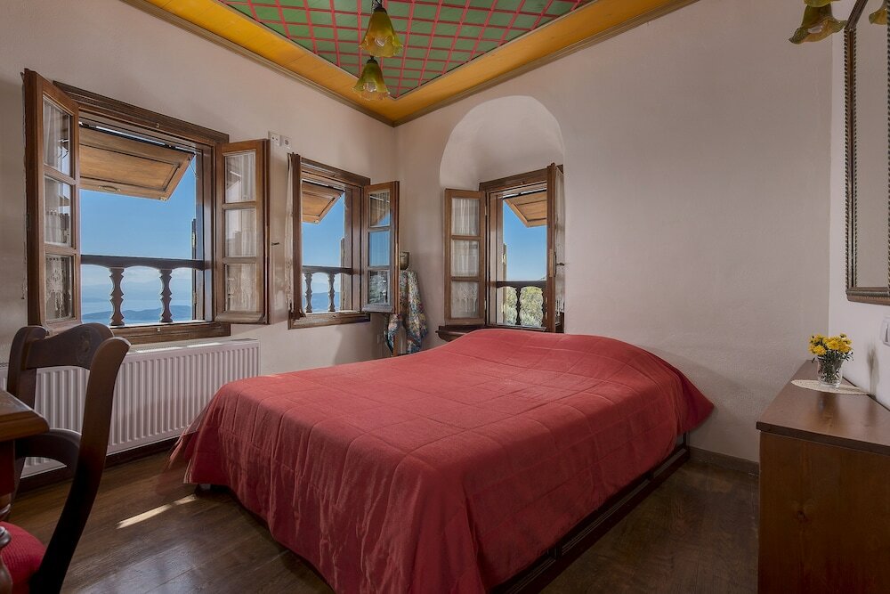 Фото Melanthi Traditional Hotel