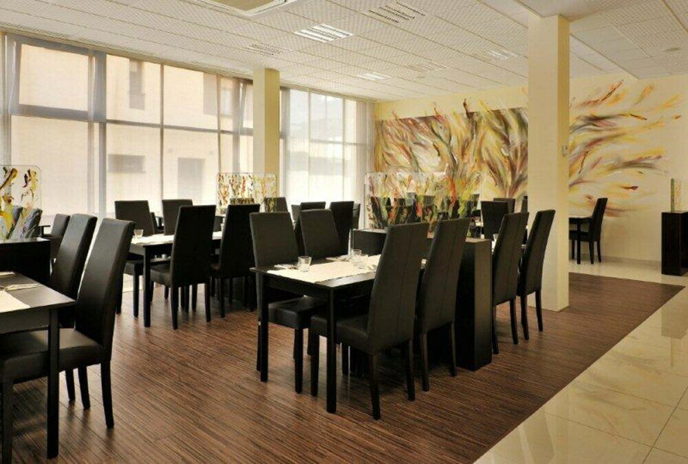 Фото Melrose Apartments 2