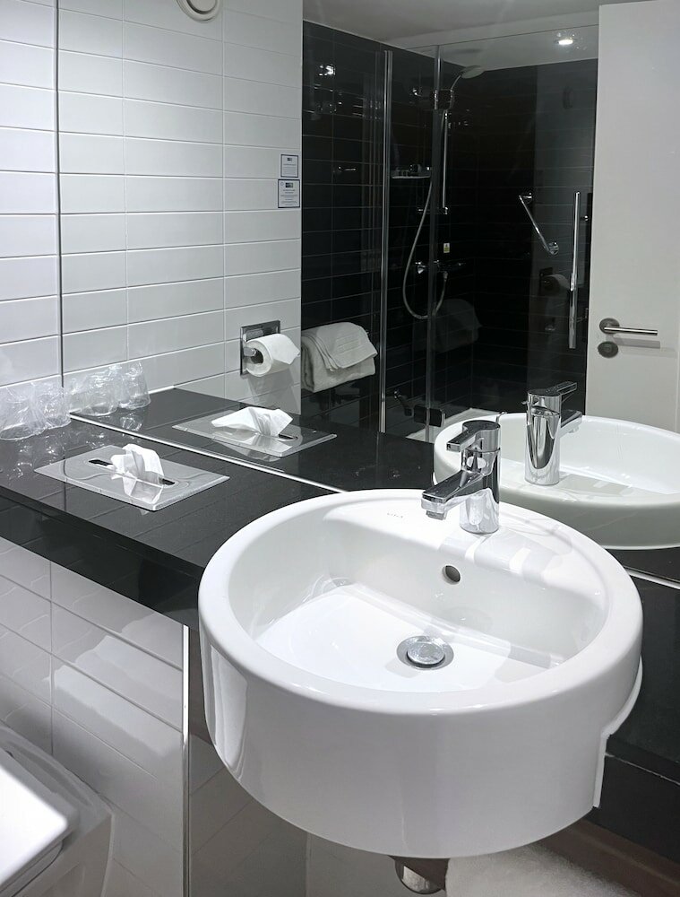 Фото Holiday Inn Express Windsor, an Ihg Hotel