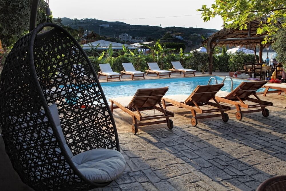 Фото Niriides Beach Hotel