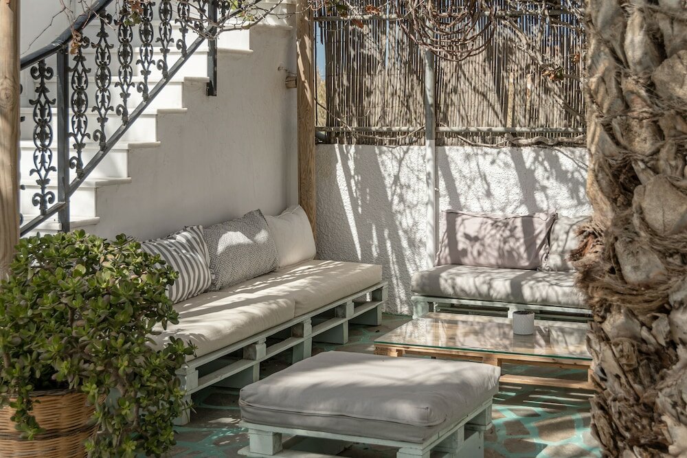 Фото Annita's Village Hotel