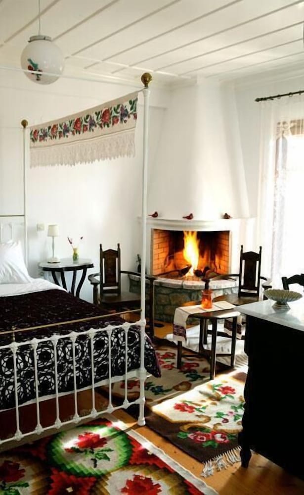 Фото Hotel Papanikola