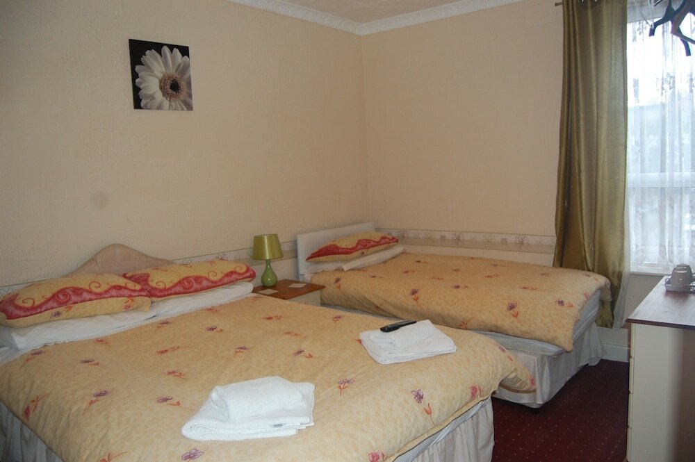 Фото The Fairview Hotel