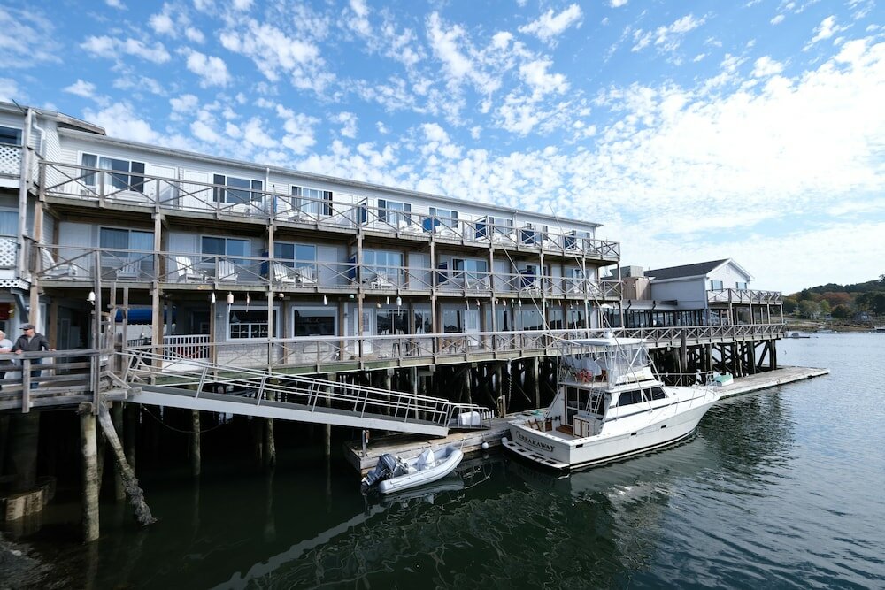 Фото Fishermans Wharf Inn