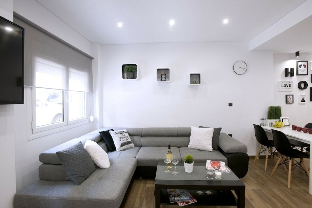 Фото Α Koukaki, Modern Newly Refurbished Apartment
