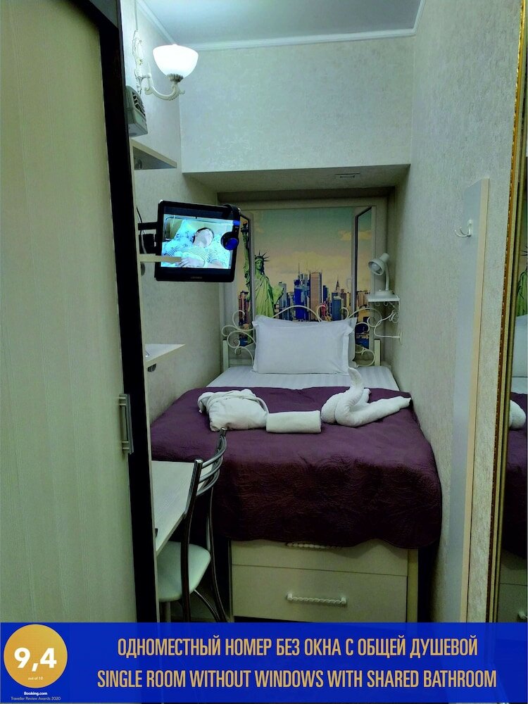 Фото L. E. S. Hostel