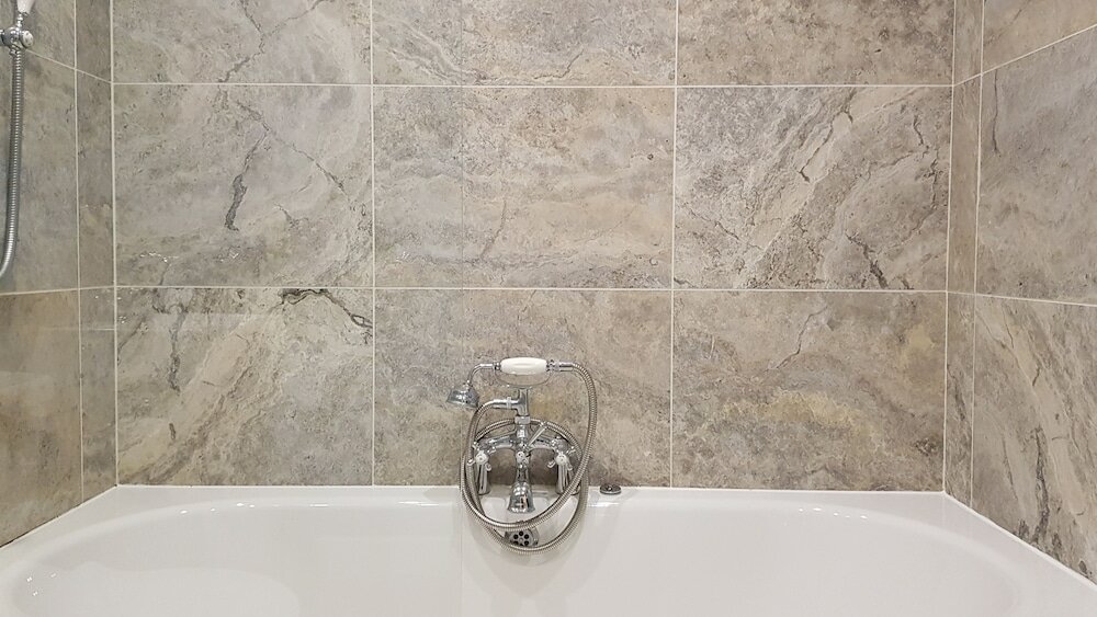 Фото Authentic Central 3-Bedroom Apartment