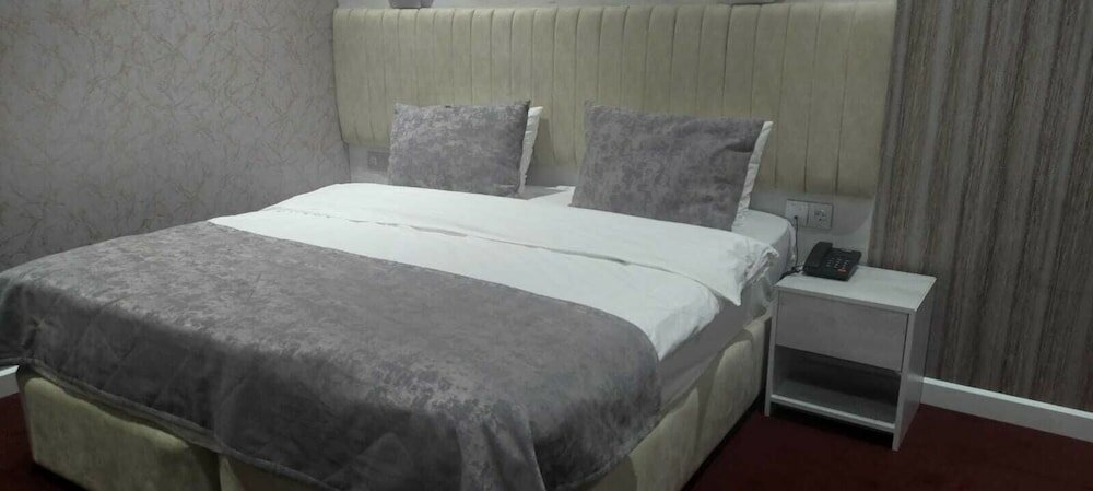 Фото Home Suites Baku — Halal Hotel