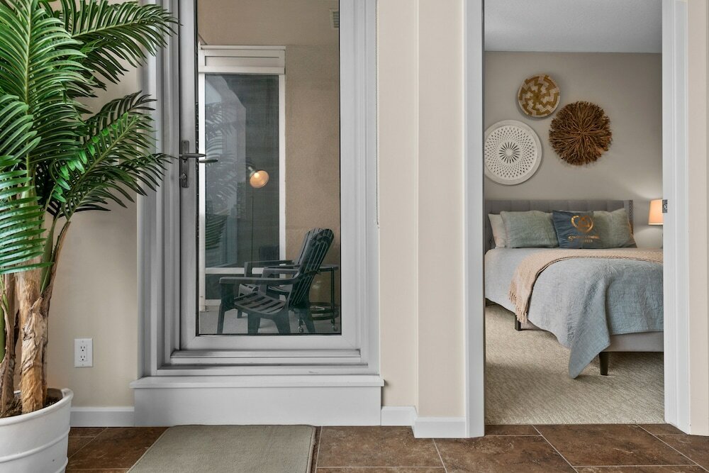 Фото Globalstay. Downtown Calgary Apartments. Free parking